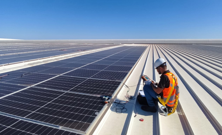 O aumento na produtividade da usina fotovoltaica com a utilização de robô de limpeza